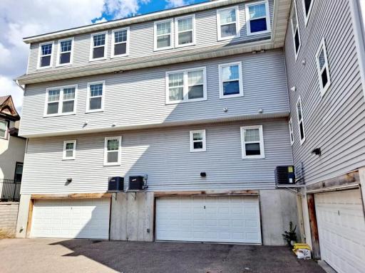 600 W 32nd Street, Minneapolis, MN 55408