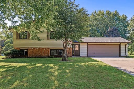 7701 82nd Avenue N, Minneapolis, MN 55445
