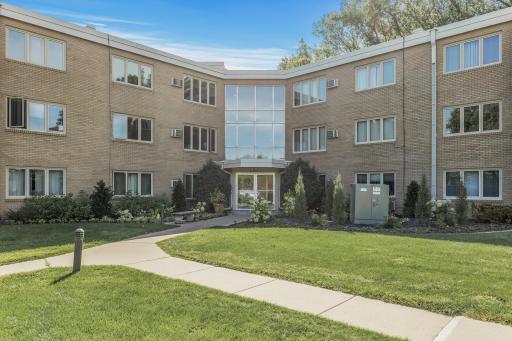 4370 Brookside Court, 310, Edina, MN 55436