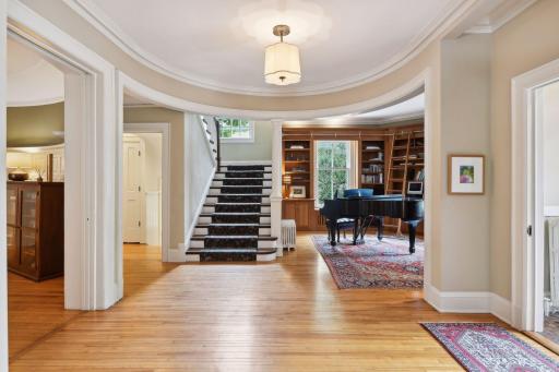 1961 Kenwood Parkway, Minneapolis, MN 55405