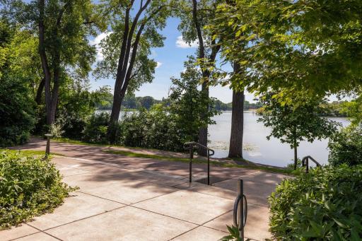 1961 Kenwood Parkway, Minneapolis, MN 55405