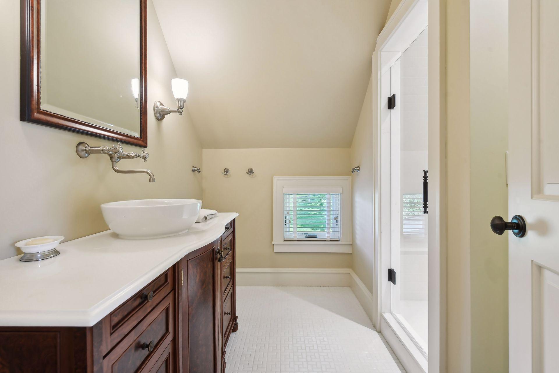 Upper Level 3/4 Bathroom