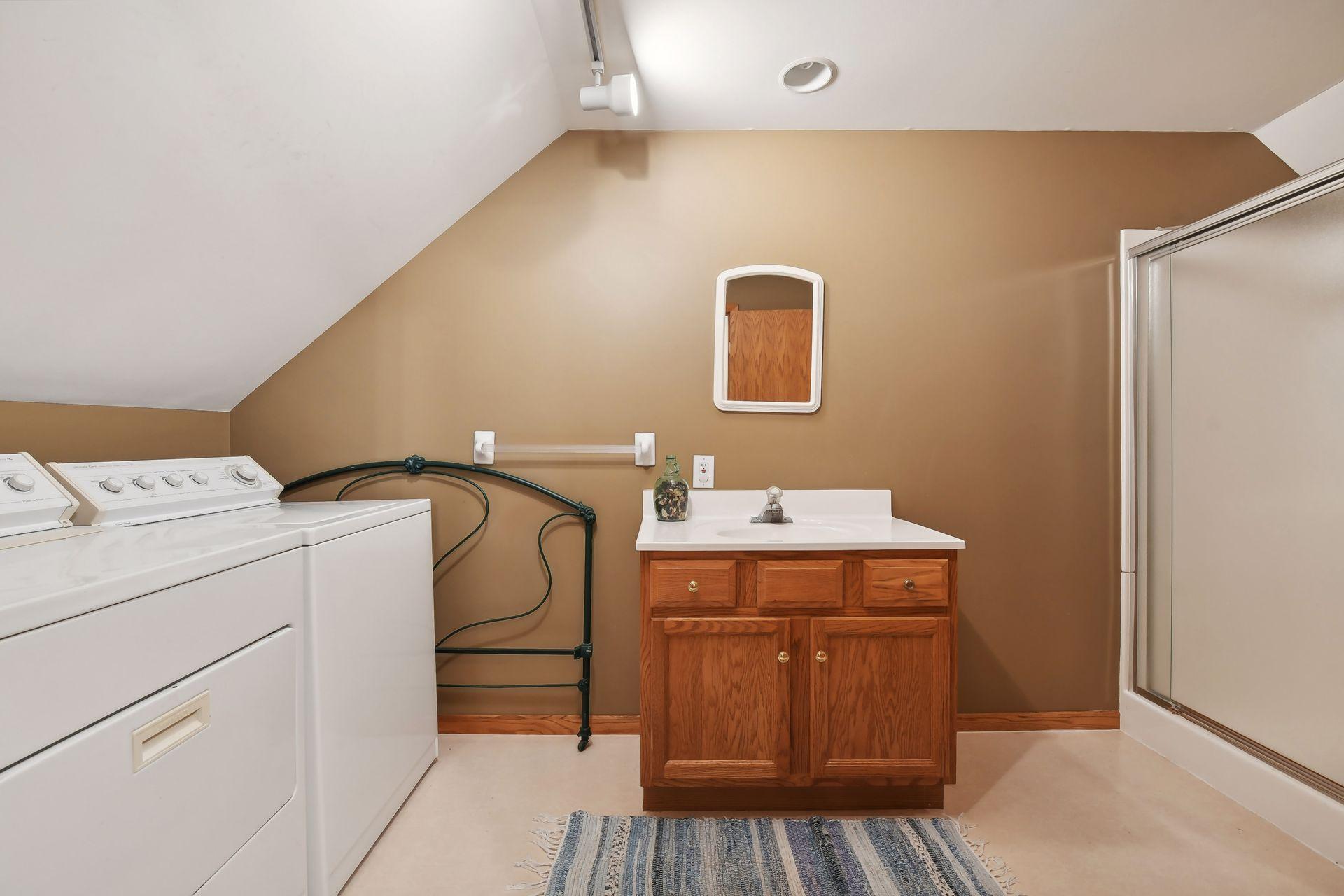 Loft Bathroom and Laundry
