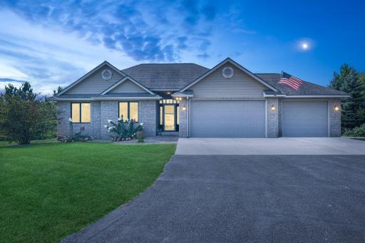 1425 Carriage Hill Drive, Hinckley, MN 55037