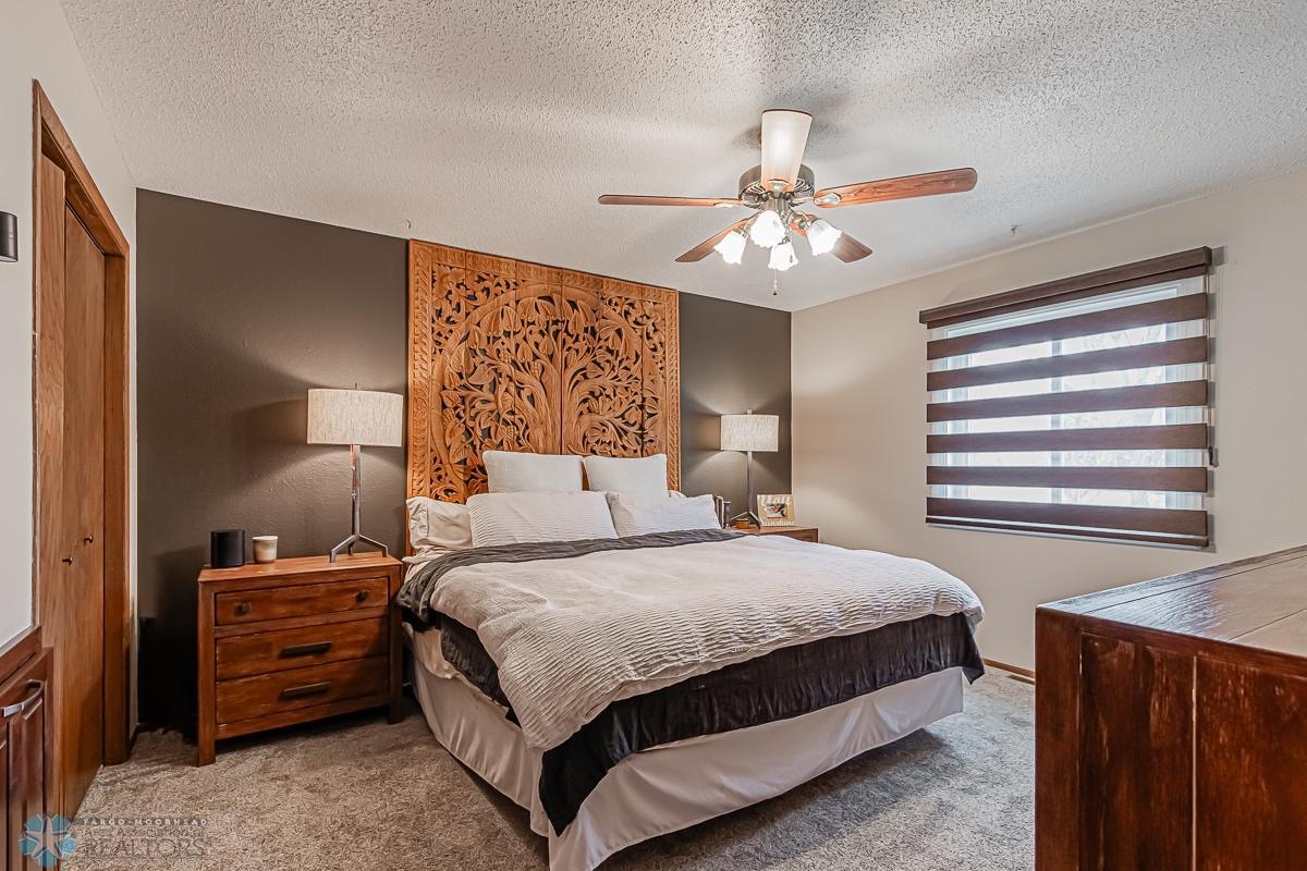 2975 Southgate Dr S, Fargo, ND 58103-03.jpg