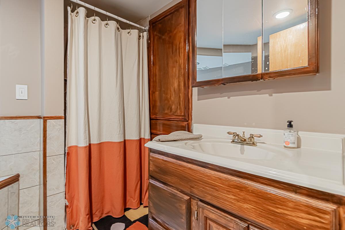 2975 Southgate Dr S, Fargo, ND 58103-21.jpg