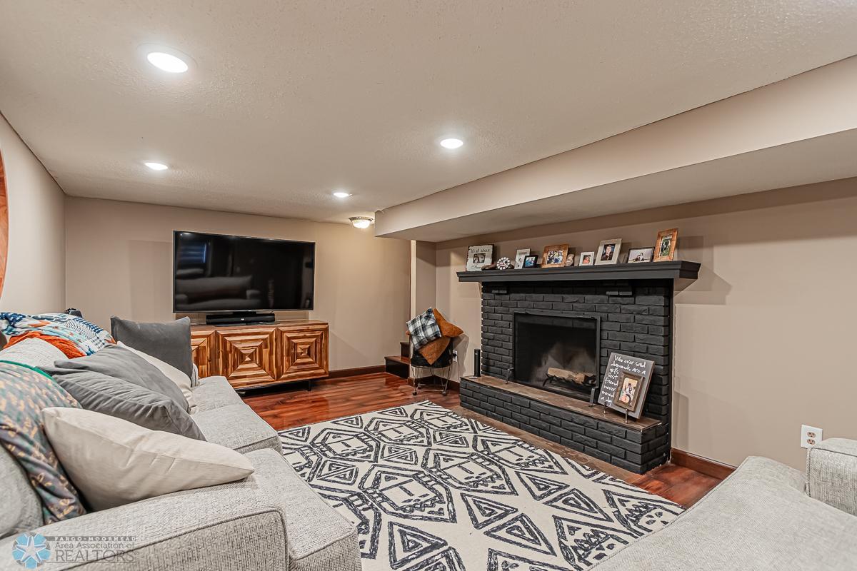2975 Southgate Dr S, Fargo, ND 58103-13.jpg