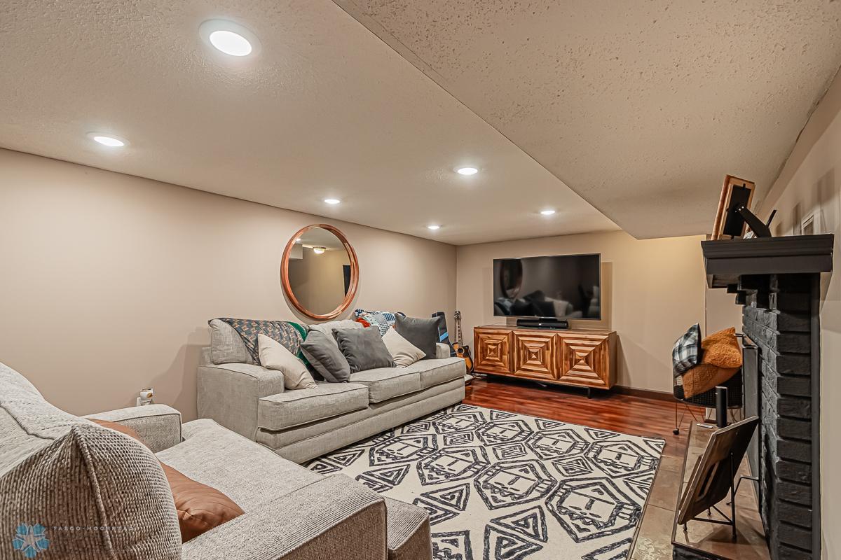 2975 Southgate Dr S, Fargo, ND 58103-17.jpg