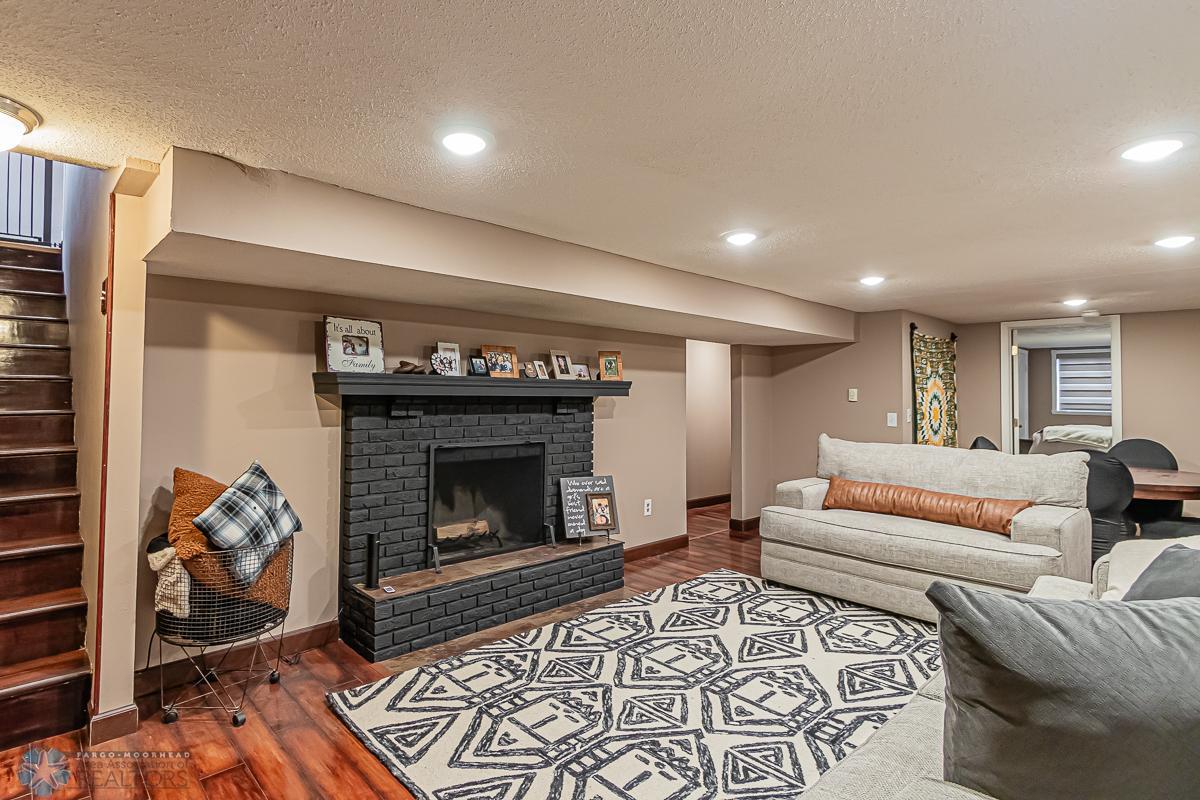 2975 Southgate Dr S, Fargo, ND 58103-12.jpg