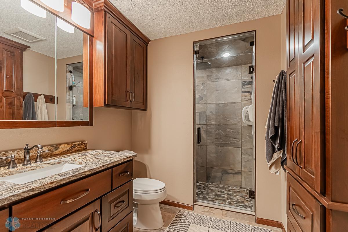 2975 Southgate Dr S, Fargo, ND 58103-07.jpg