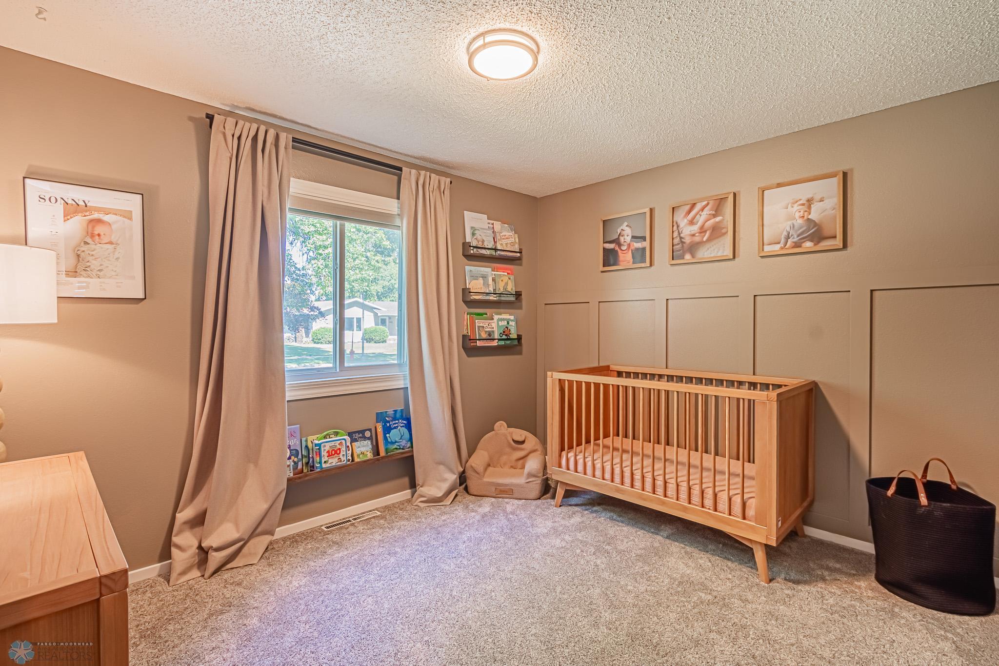 2975 Southgate Dr S, Fargo, ND 58103-14-2.jpg