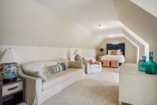 6 Windy Hill Court, Inver Grove Heights, MN 55077