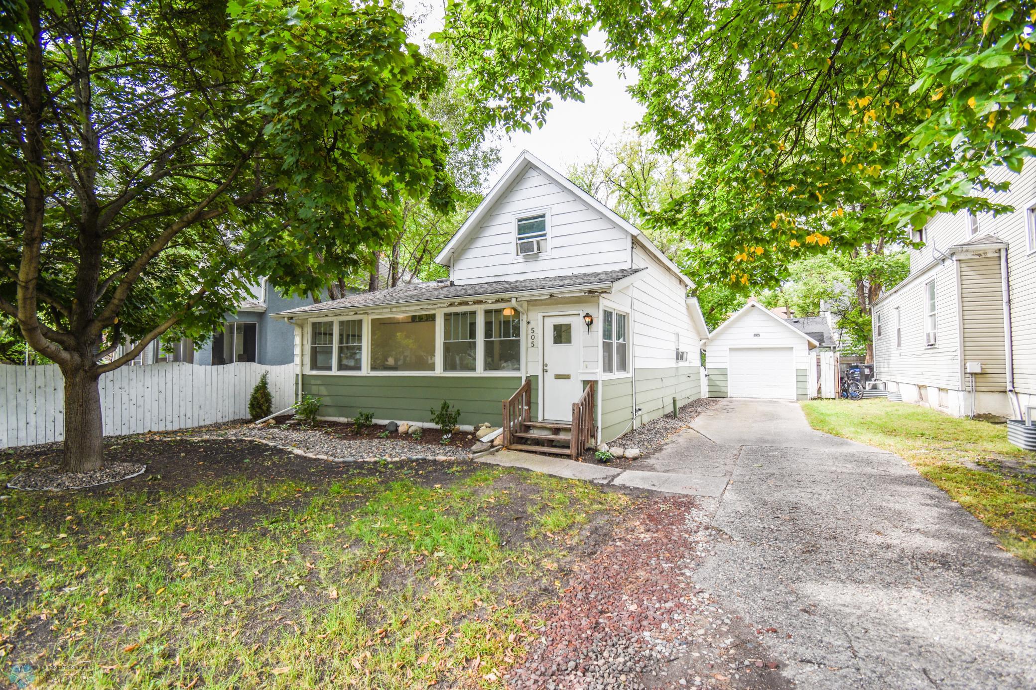 90A4495E-E8FE-4389-B1AE-706F50695108.JPEG