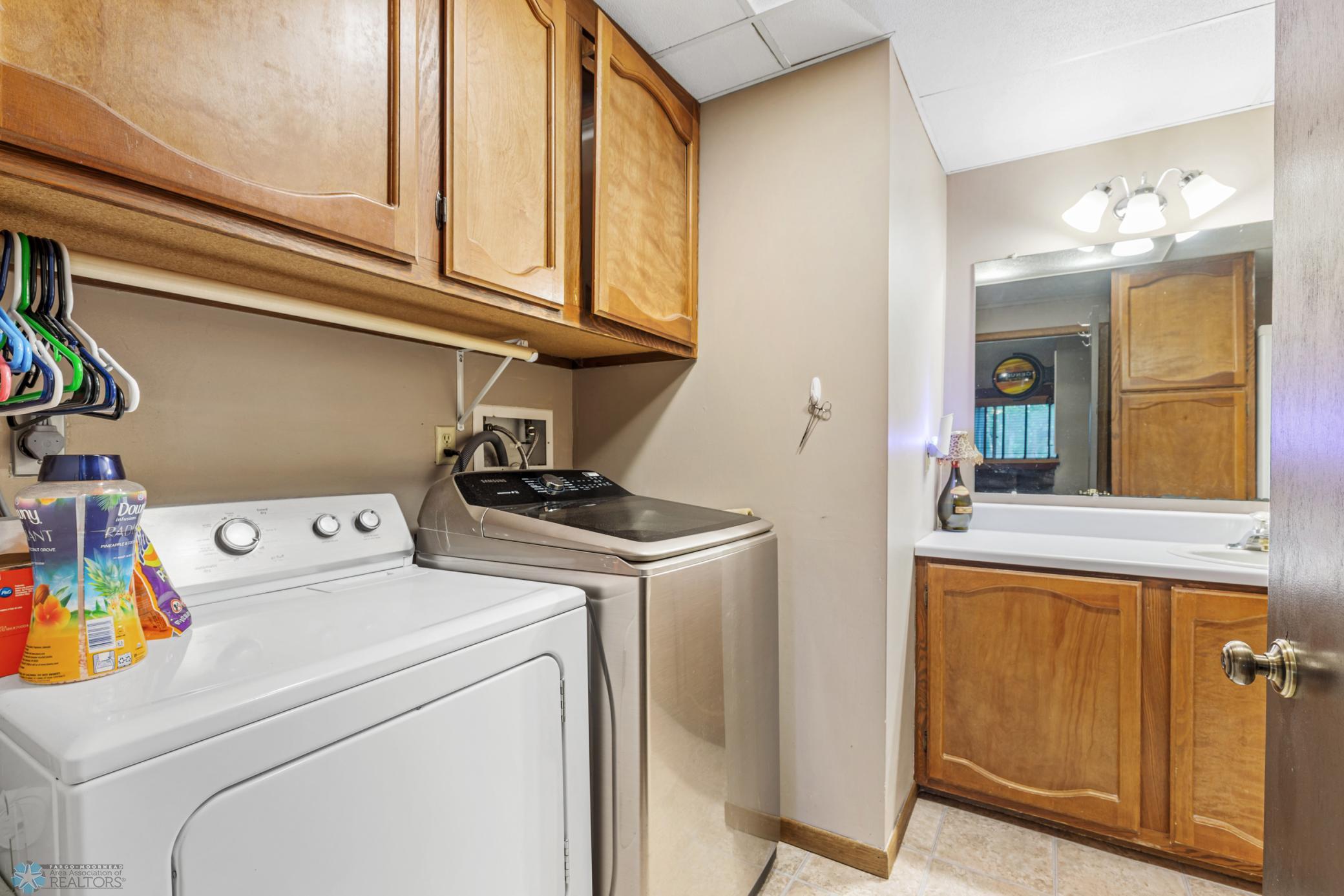 Bathroom/ Laundry Room
