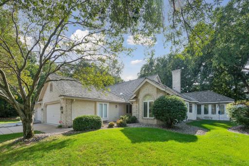 10412 Fawns Way, Eden Prairie, MN 55347