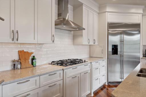5200 Kelsey Terrace, Edina, MN 55436