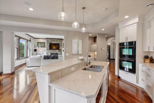 5200 Kelsey Terrace, Edina, MN 55436
