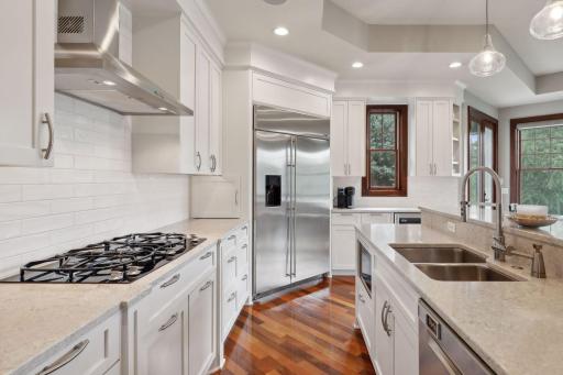 5200 Kelsey Terrace, Edina, MN 55436