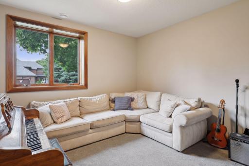 5200 Kelsey Terrace, Edina, MN 55436