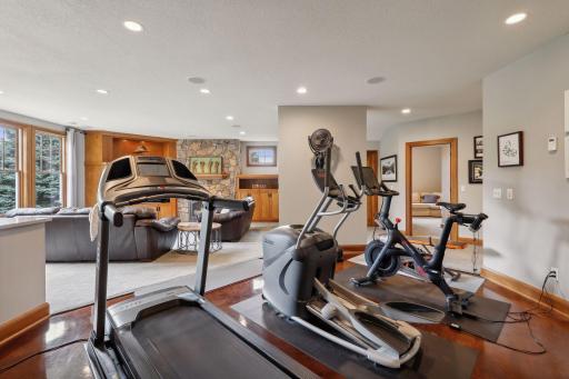 5200 Kelsey Terrace, Edina, MN 55436