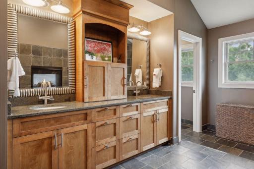 5200 Kelsey Terrace, Edina, MN 55436