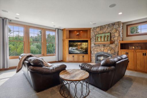 5200 Kelsey Terrace, Edina, MN 55436