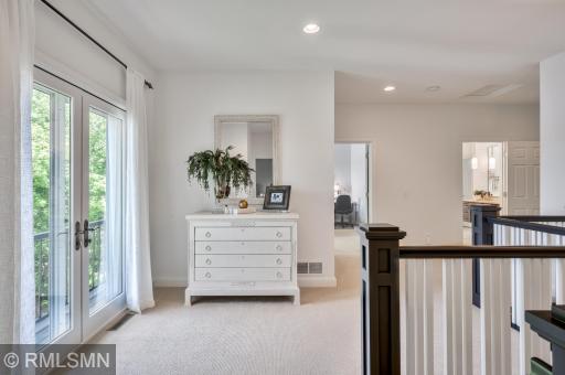 3000 W Owasso Boulevard, Saint Paul, MN 55113