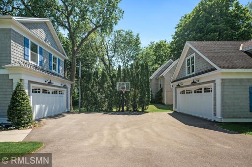 3000 W Owasso Boulevard, Saint Paul, MN 55113