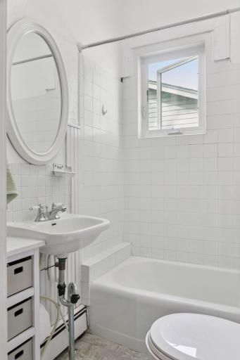 443 1st Ave SW - Spacecrafting - 0018.jpg