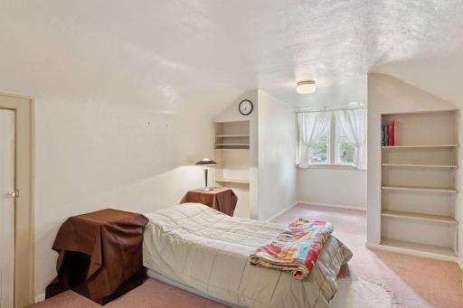 443 1st Ave SW - Spacecrafting - 0019.jpg