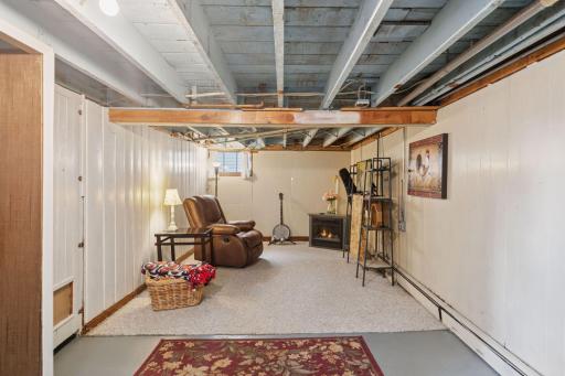 443 1st Ave SW - Spacecrafting - 0024.jpg