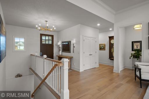19 Kestrel Court, Saint Paul, MN 55127