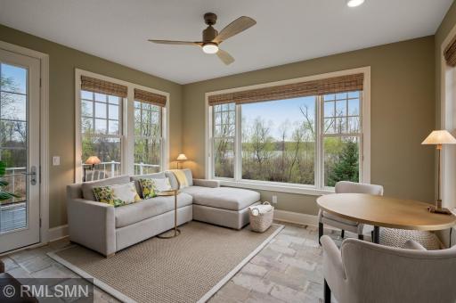 19 Kestrel Court, Saint Paul, MN 55127