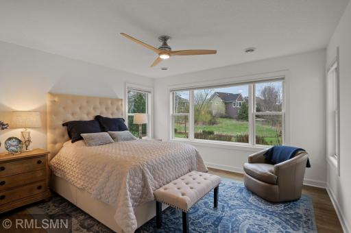 19 Kestrel Court, Saint Paul, MN 55127