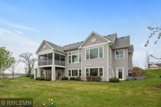 19 Kestrel Court, Saint Paul, MN 55127