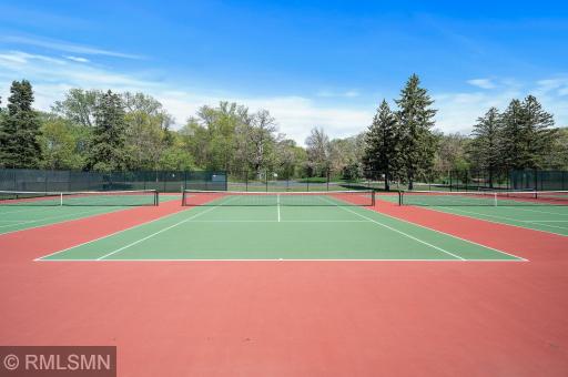 19 Kestrel Court, Saint Paul, MN 55127