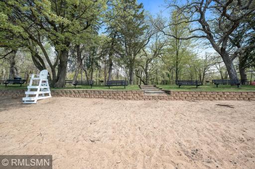 19 Kestrel Court, Saint Paul, MN 55127