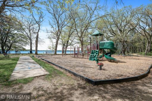 19 Kestrel Court, Saint Paul, MN 55127