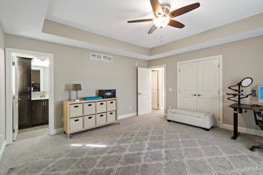 1713 Riverside Dr Owner's Suite