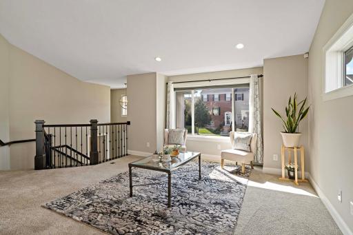 1713 Riverside Dr Upper Living Room