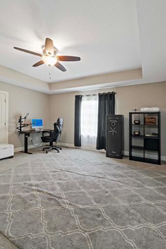 1713 Riverside Dr Owner's Suite