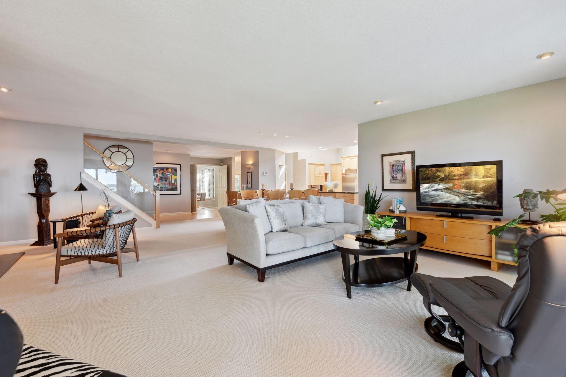 Living room, dining room and entry area.