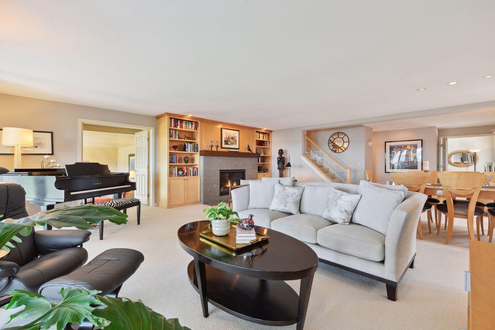 Wonderful entertaining spaces!