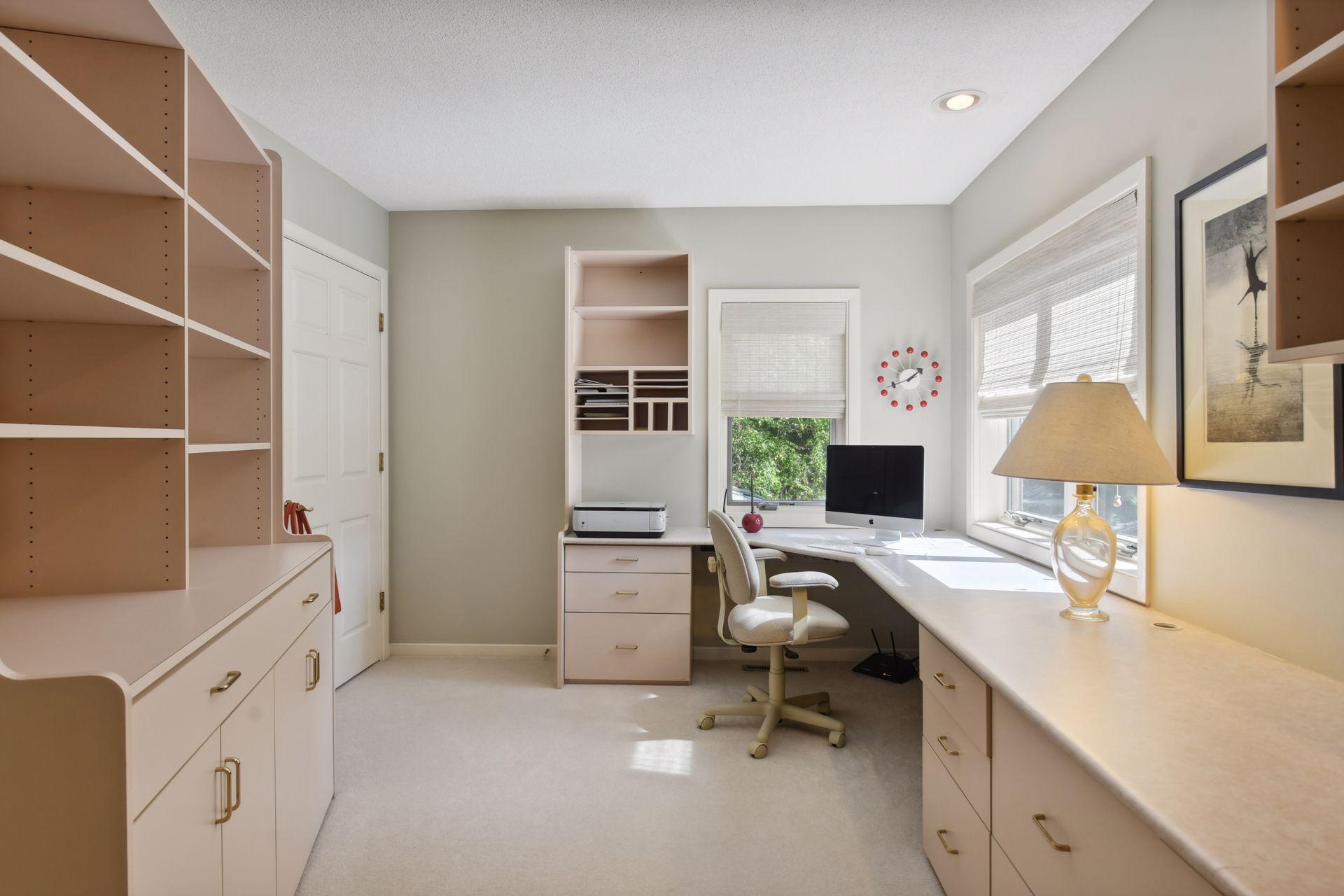 This could be a 5th bedroom with the removal of the built-in office furniture.