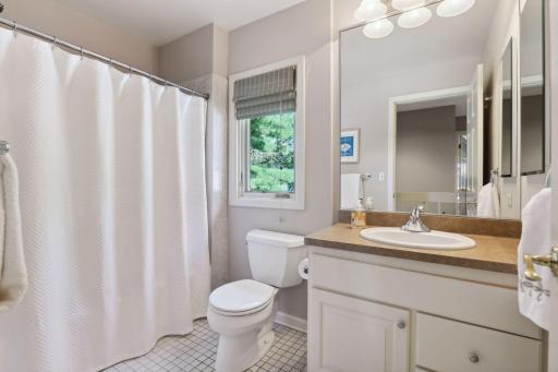 Upper level full bathroom.