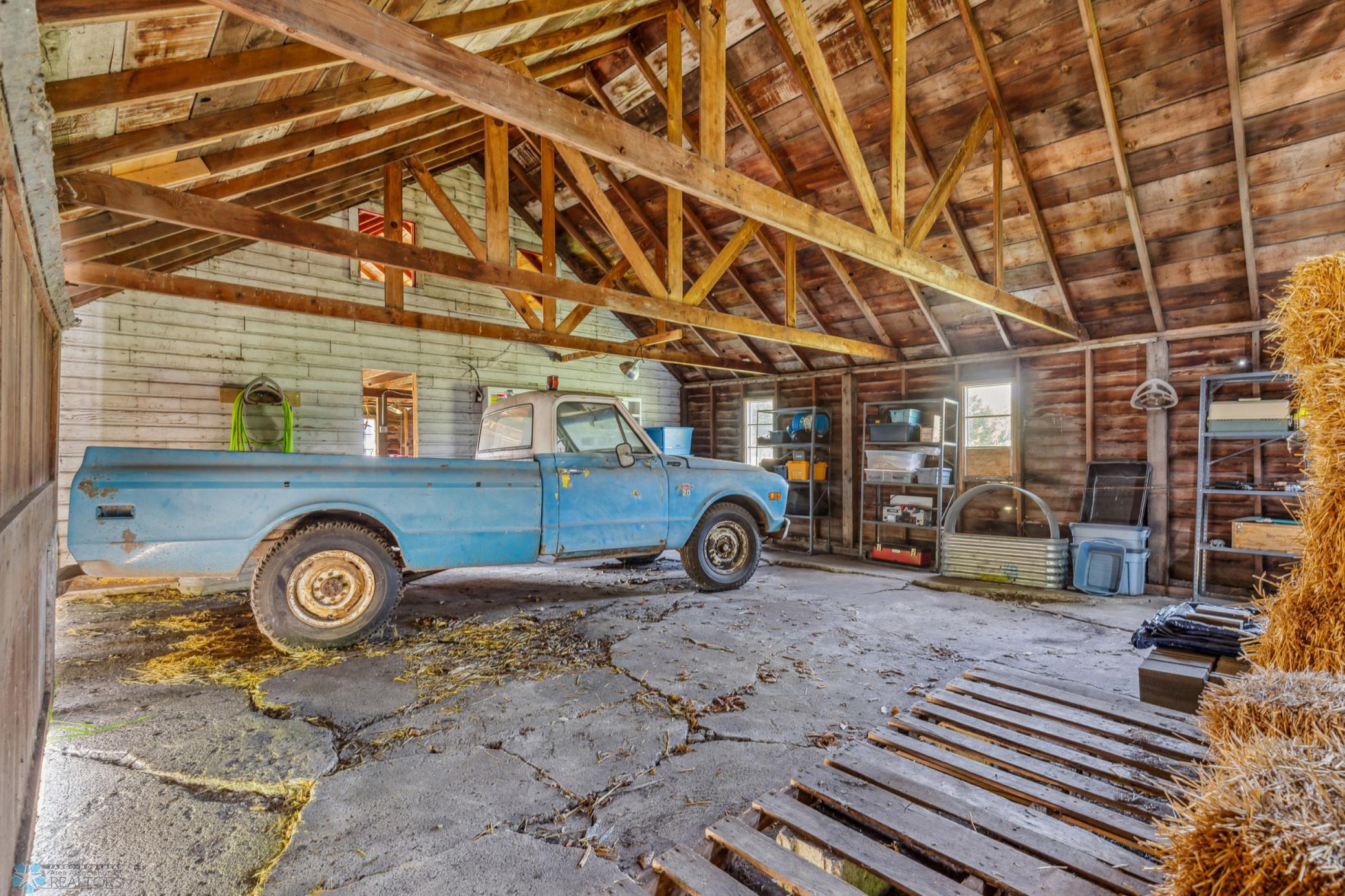 Interior 5 Stall Garage