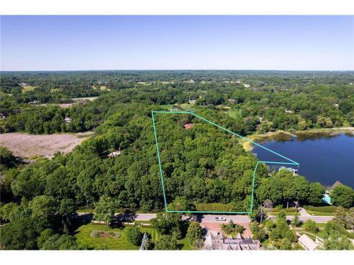 565 Ferndale Road W--Lot lines approximate