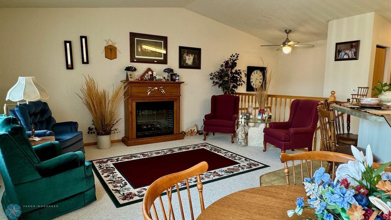 (13) Living Room.jpeg