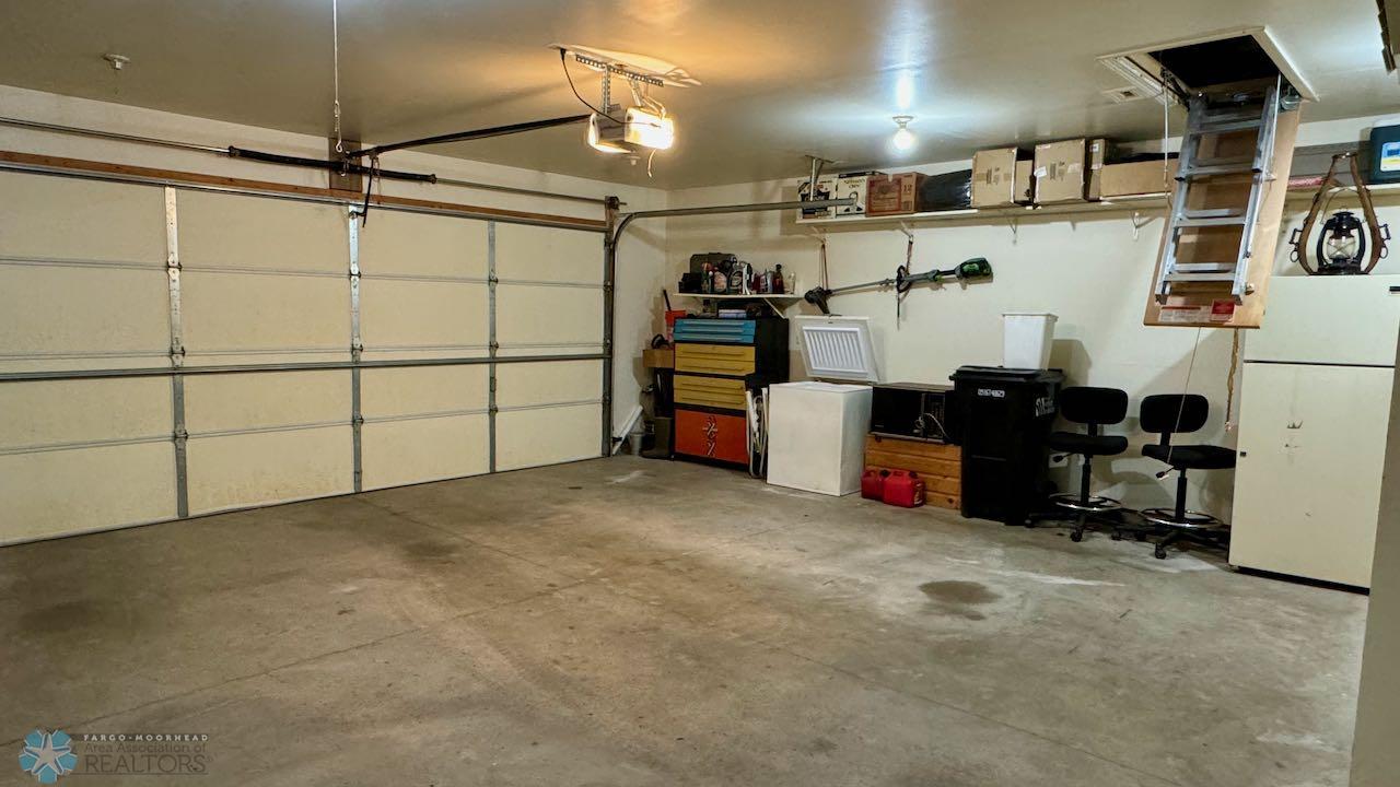 (36) Finished Heated Garage.jpeg