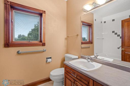 1902 88th Avenue S, Fargo, ND 58104